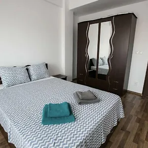 Apartment Bright Studio Near The Old Town, Bucharest